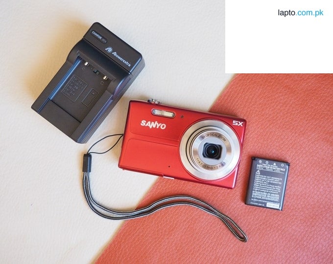 Sanyo T1496R (Red) | 10/10 Condition | 14MP Digital Camera with 4x Optical Zoom | HD Video, Stylish Compact Design