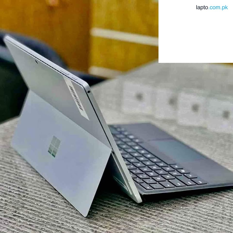 Microsoft Surface pro 5 Core i5 7th Generation 8GB 256GB ssd 4gb Intel iris Graphics 2 in 1 tablet laptop